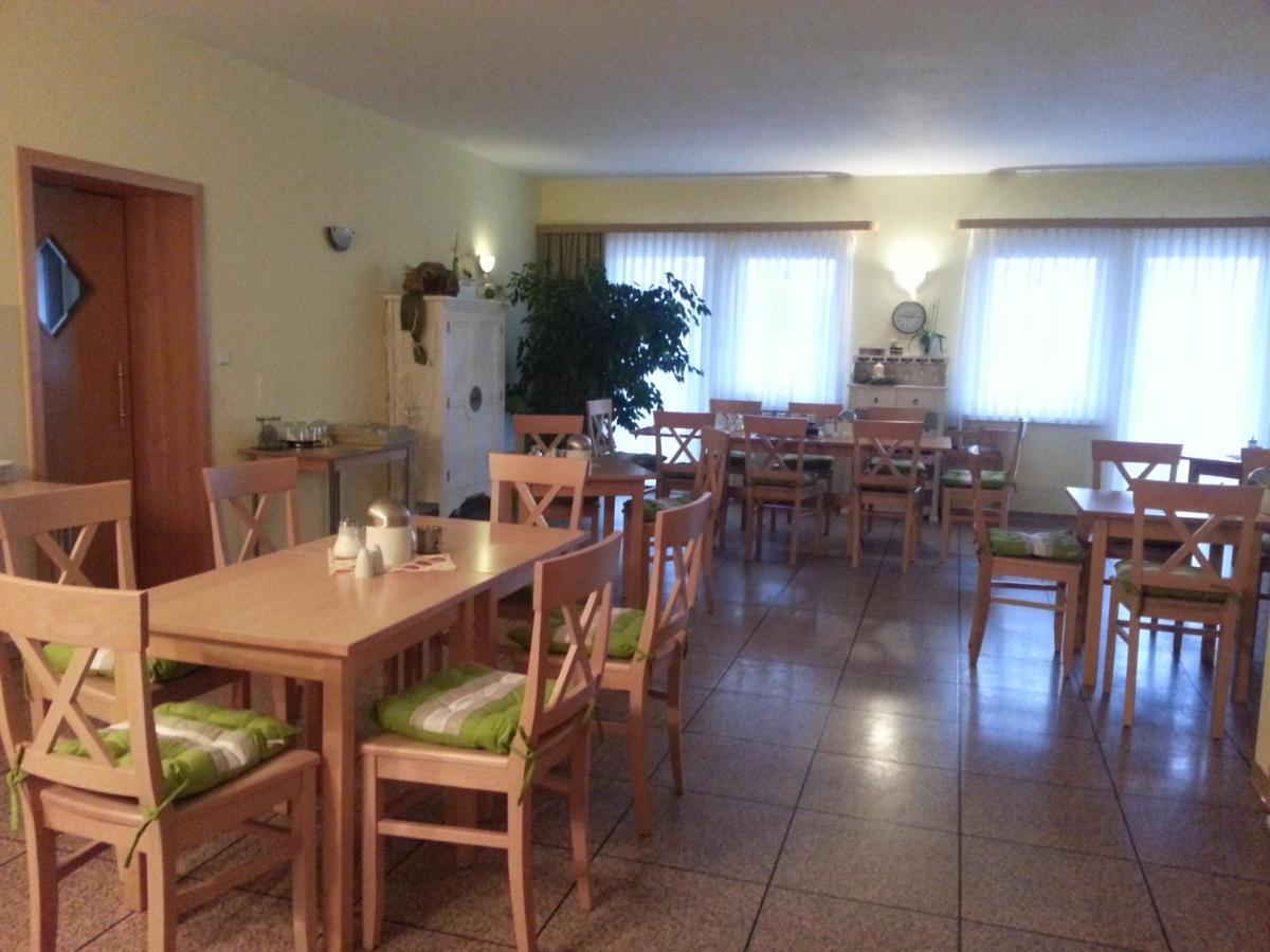 Zur Linde Otel Ostrau  Dış mekan fotoğraf