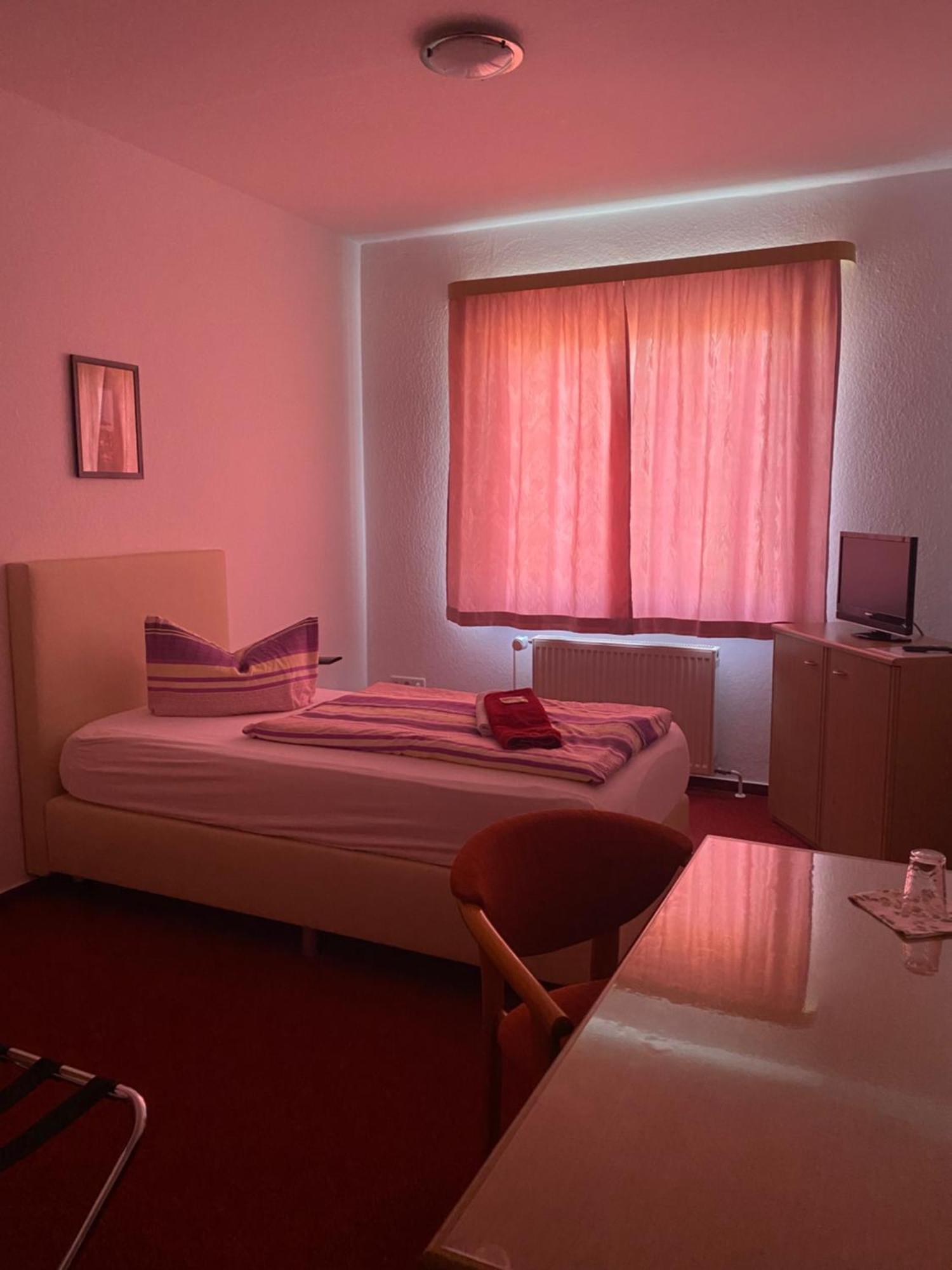 Zur Linde Otel Ostrau  Dış mekan fotoğraf
